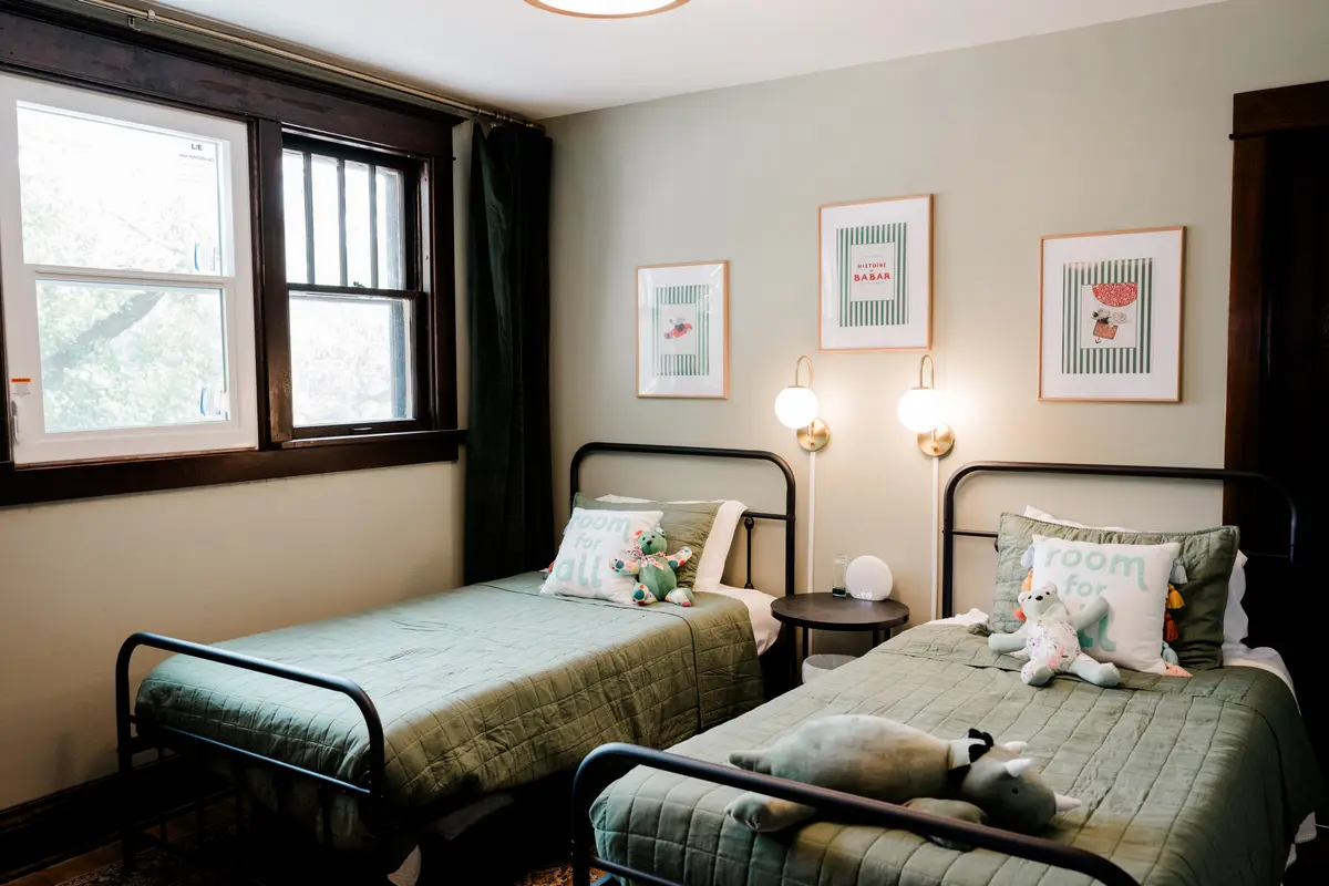 Twin Bedroom
