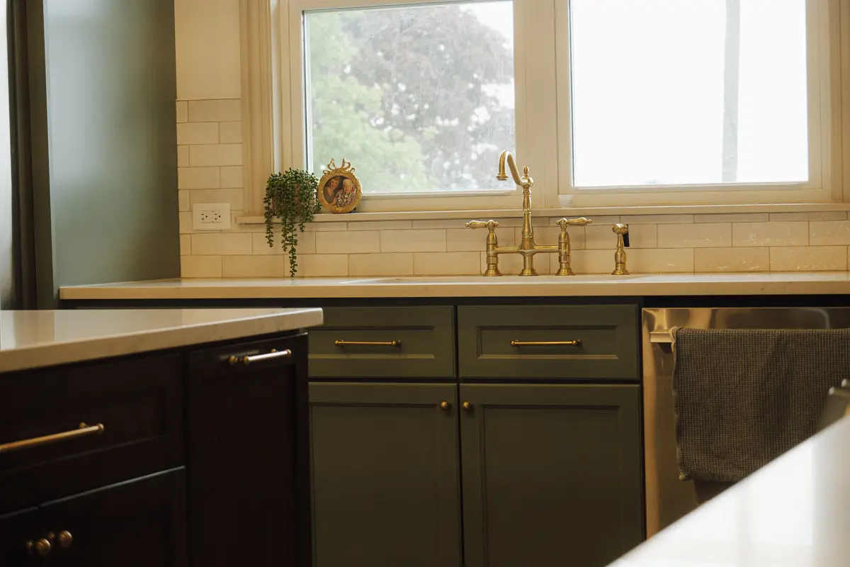 Green Kitchen Sink